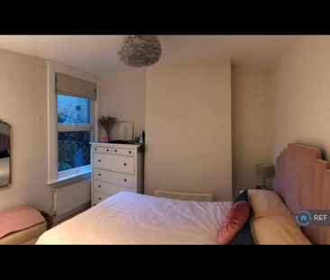 2 bedroom maisonette to rent - Photo 4