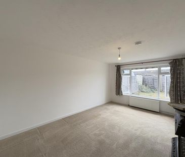 2 bedroom bungalow to rent - Photo 2