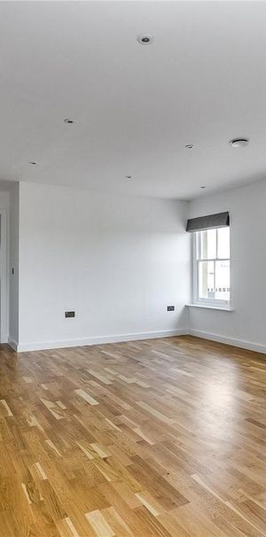 2 bedroom flat in Balham - Photo 2