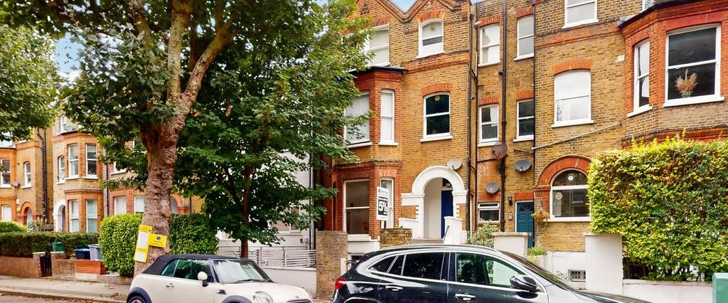 3 bedroom flat to rent - Photo 1