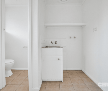 Centrally Located Two Bedroom Unit - Photo 4