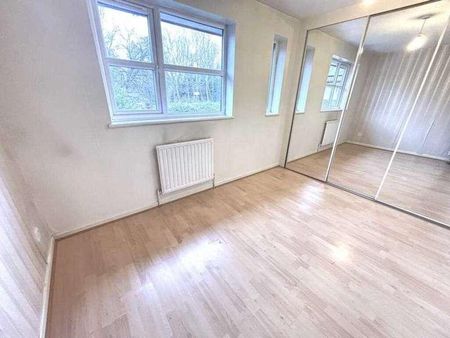 Partridge Close, Beckton, E16 - Photo 2