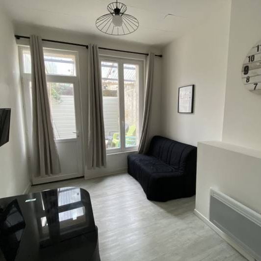 STUDIO MEUBLE NIORT -CENTRE VILLE - Photo 1