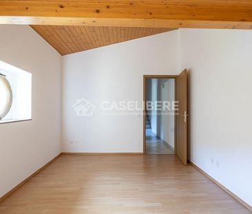 LUMINOSO 3.5 LOCALI MANSARDATO A SIGIRINO - Foto 6