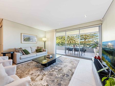 Fully Furnished Three Bedroom in the Heart of Northbridge - Photo 2