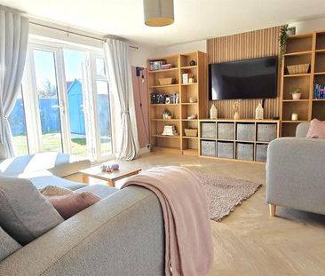 4 bedroom detached house to rent - Photo 1