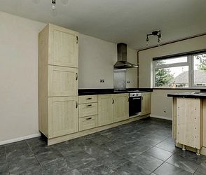 Roselands, Walmer, Deal, CT14 7QE, Kent - Photo 3