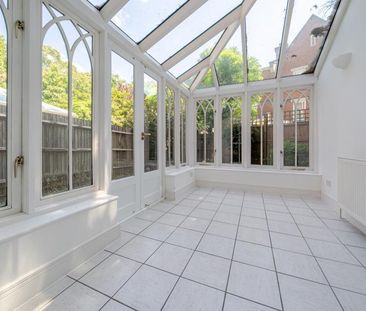 4 bedroom townhouse to rent - Photo 2