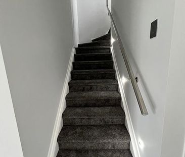 Charming 4BR Townhouse in Papatoetoe - Photo 4