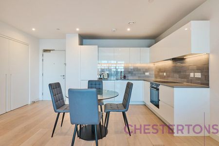 2 bedroom flat in London - Photo 4