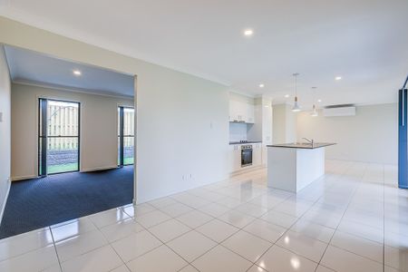 Spacious Family Home - Photo 5