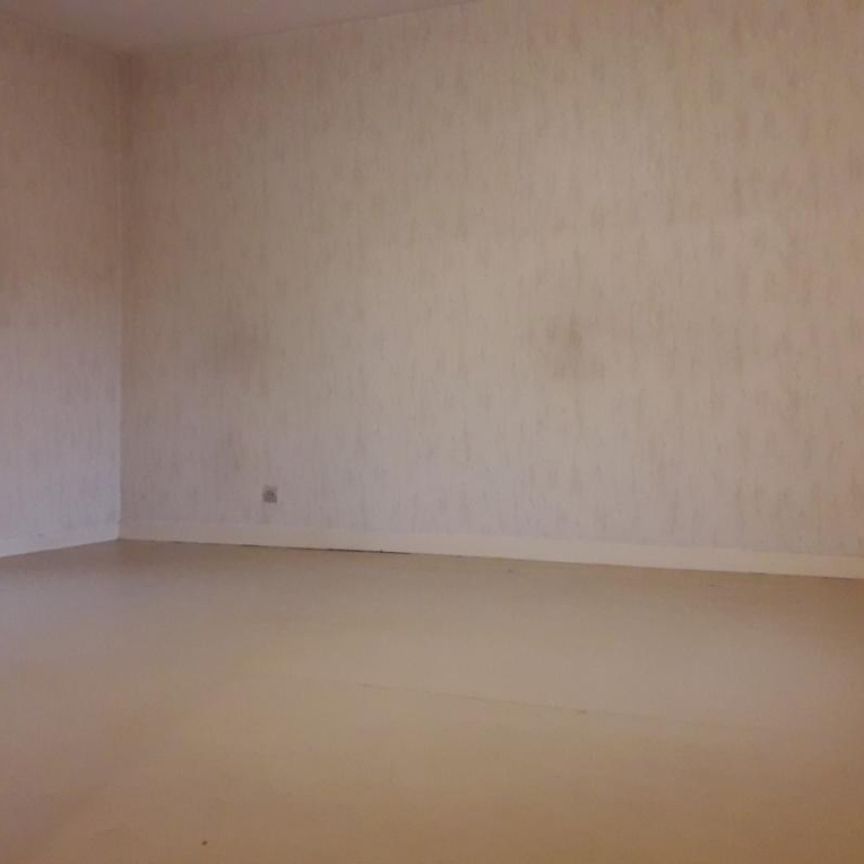 APPARTEMENT T2 A LOUER - LE COTEAU - AVENUE DE LA LIBERATION - Photo 1