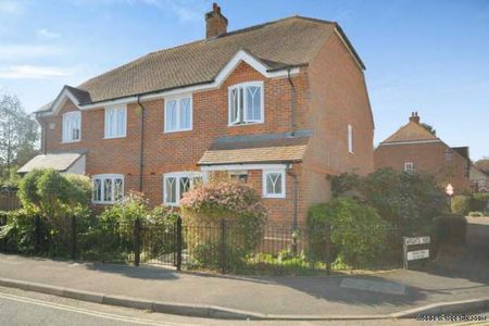 2 bedroom property to rent in Great Missenden - Photo 2