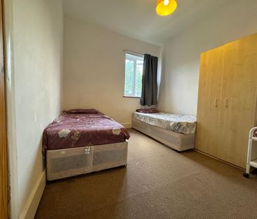 Room in a Shared House, Terrace Road Plastow, E13 - Photo 1