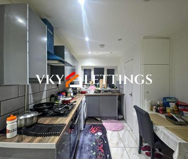 2 bedroom semi-detached house to rent - Photo 5