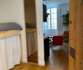 T2 MEUBLE quartier Bouffay Nantes - Photo 3