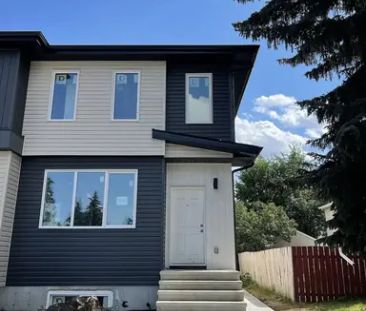 3 bedroom 2.5 bathroom brand new duplex upstairs unit | 8707 89 Ave... - Photo 1