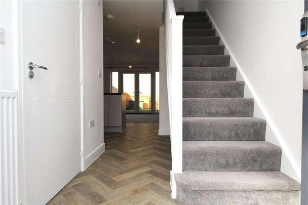 Edwards Grove, Bordon, Hampshire, GU35 - Photo 1