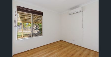 GREAT THREE BEDROOM HOUSE - Photo 2