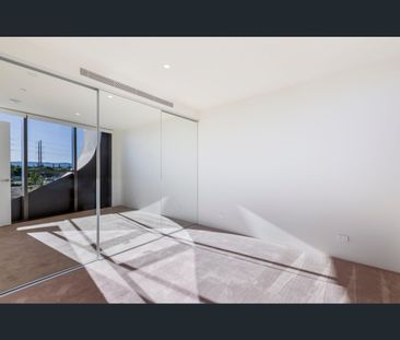 3204/24 The Lanes Boulevard, Mermaid Waters, Qld 4218 - Photo 5