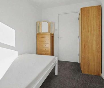 Waterview Park, Leigh, WN7 - Photo 5