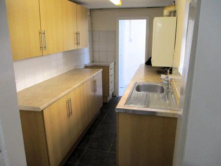 3 bedroom terraced house to rent - Photo 5