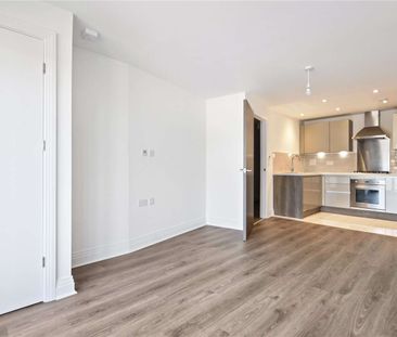 A high specification 1 bedroom apartment set on the second floor. P... - Photo 1