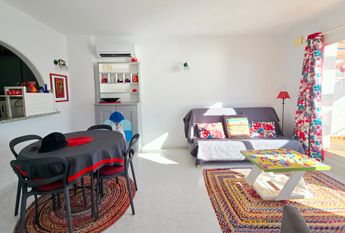 APARTMENT FOR RENT with 2 bedrooms and panoramic sea views