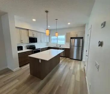 Stunning and Spacious Brand New 3-bedroom Duplex in Beautiful Wolf ... - Photo 1