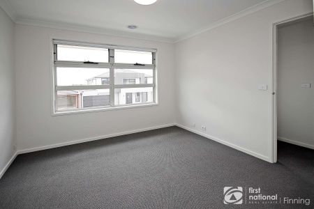 Brand-New Double-Storey Home in a Prime Location - Photo 4