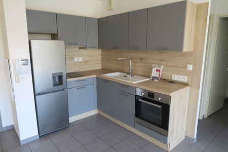 Location Appartement 2 pièces 42m² - Photo 2