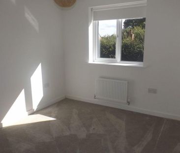 3 bedroom detached house to rent - Photo 2