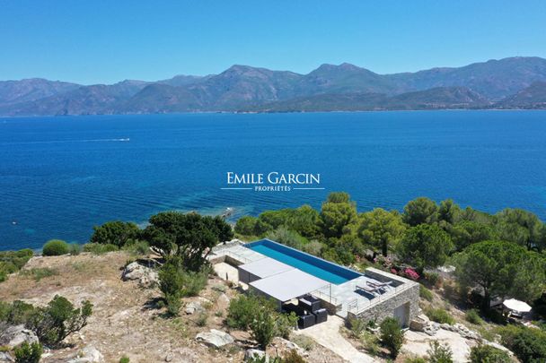 Villa pied dans l'eau à louer à St Florent - 4 chambres - Photo 1