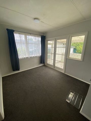 Family Home in Quiet Culdesac - Photo 5
