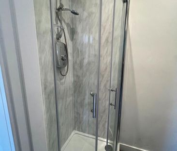 4 bedroom semi-detached house to rent - Photo 3