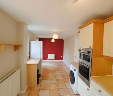 3 bedroom terraced house to rent - Photo 2