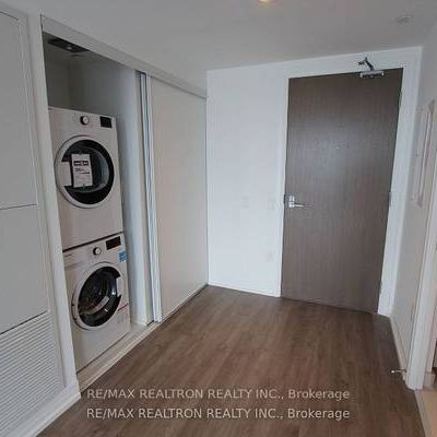 Jarvis / Dundas-Bright Open 1Bdrm + Den - Photo 4