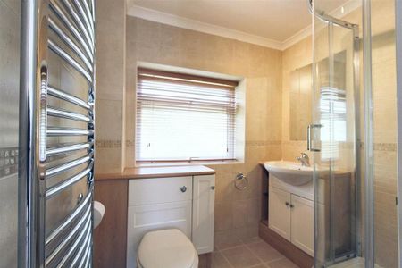 3 bedroom detached house to rent - Photo 5