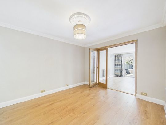 Mafeking Road, Wraysbury, Staines-upon-Thames,TW19 - Photo 1