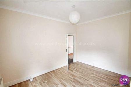 2 bedroom property to rent in Southend On Sea - Photo 3