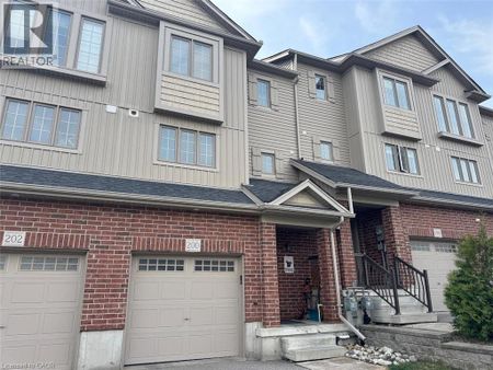 200 MAITLAND Street, Kitchener, Ontario, N2R1Z1 - Photo 3