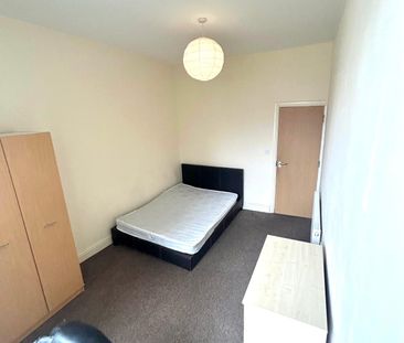 11 Bedroom Student Home – Llanbleddian Gardens - Photo 4