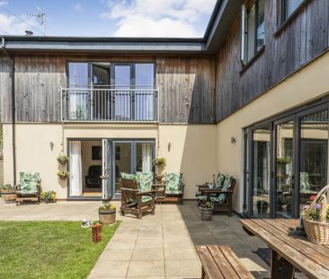 4 bedroom detached house to rent - Photo 4