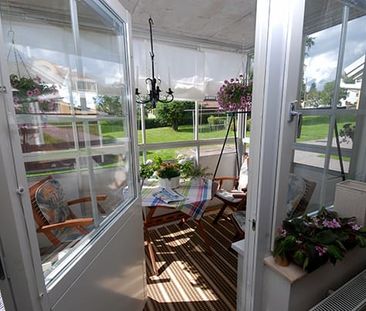 Marmaberget: Ljus trea med egen ingång och liten uteplats - Foto 5