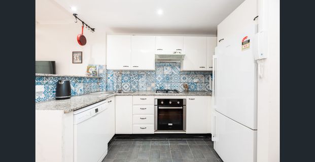 MANHATTAN LIVING @SURRY HILLS - Photo 1