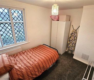 4 bedroom semi-detached house to rent - Photo 2