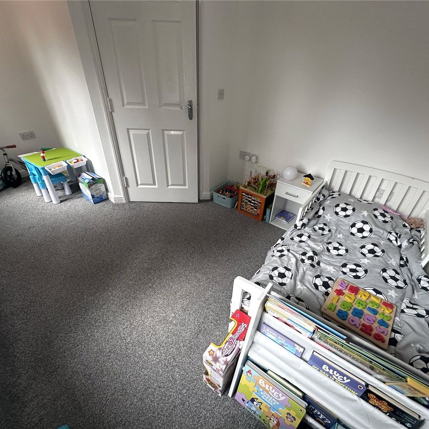 3 bedroom house to rent Pomeroy Crescent, Hedge End, SO30 - Photo 1