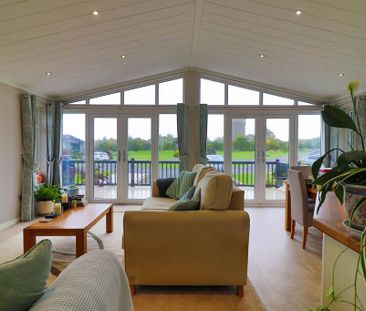 3 bedroom park home to rent - Photo 1