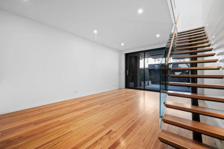 Vibrant Victorian with Bayside Prestige - Photo 4