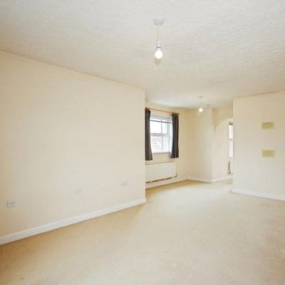 Bromhurst Way, Warwick, CV34 - Photo 1